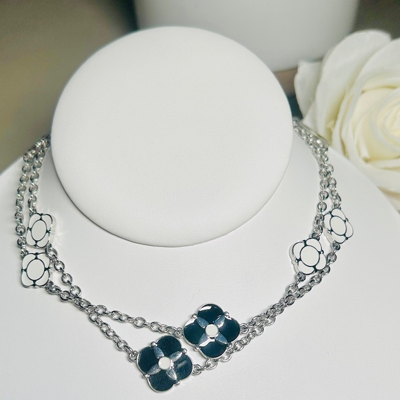 Sophisticated Enameled clover pendant necklace adorned with 10 stunning motifs - Picture 3 of 8